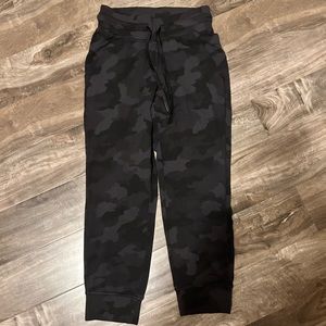 Ready to Rulu Crop Jogger